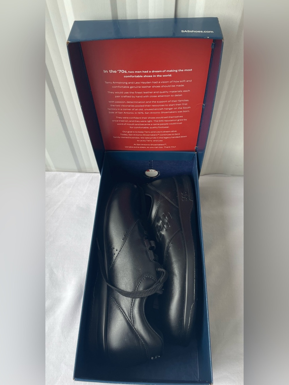 New In Box SAS Free Time Women's Walking Shoes Black Leather Size 8.5 N